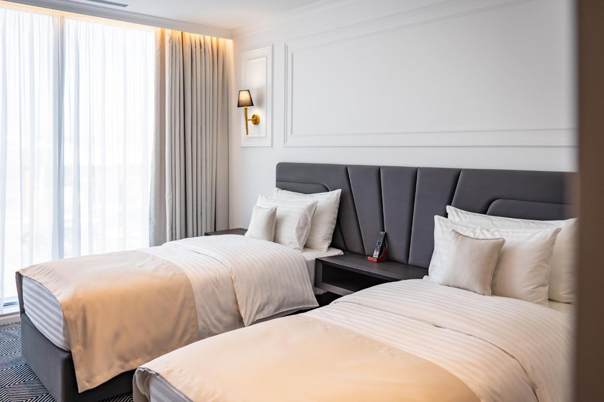 Hotel Sky Airport 4*