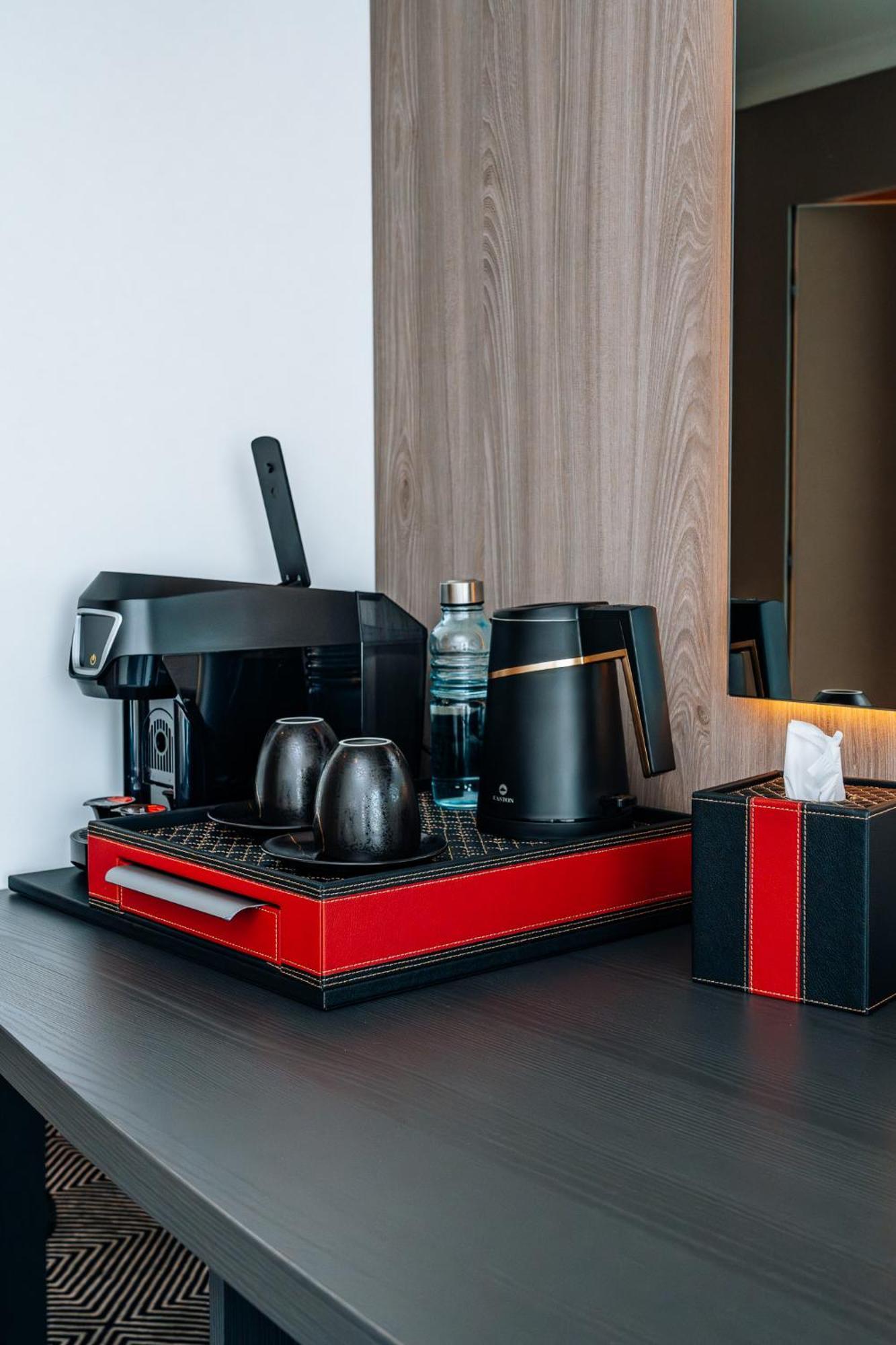 Sky Airport Hotel 4*