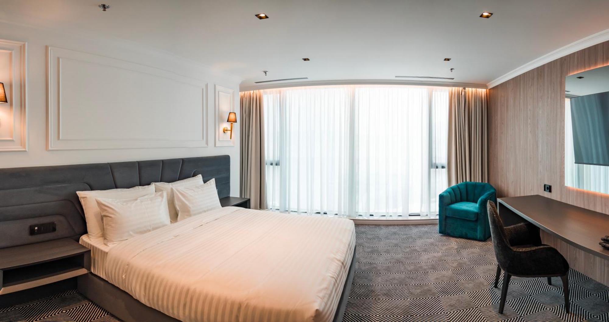 Sky Airport Hotel 4*